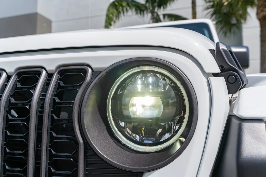 2024 Jeep JL Wrangler - Image 17 of 31