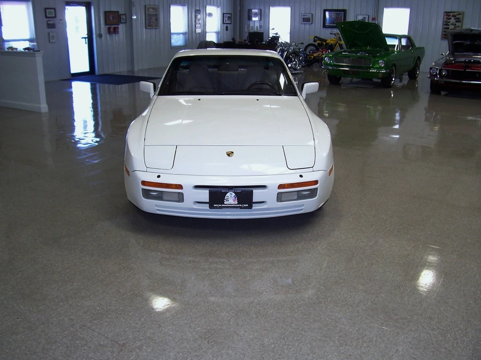 1986 Porsche 944 Turbo - Image 5 of 31