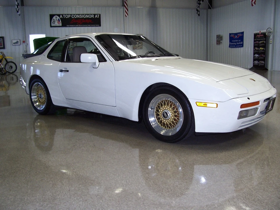 1986 Porsche 944 Turbo - Image 8 of 31