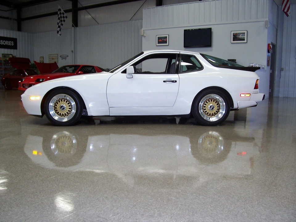 1986 Porsche 944 Turbo - Image 10 of 31