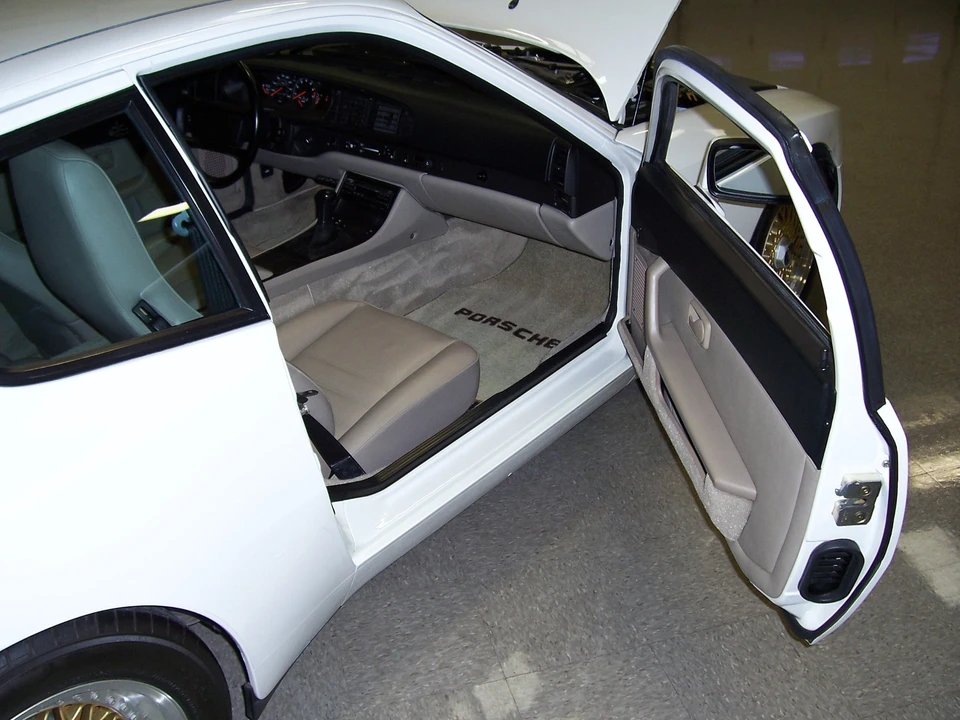 1986 Porsche 944 Turbo - Image 15 of 31