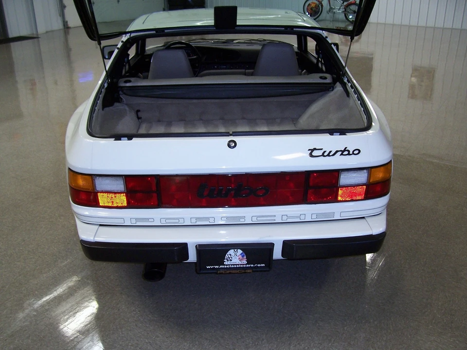 1986 Porsche 944 Turbo - Image 11 of 31