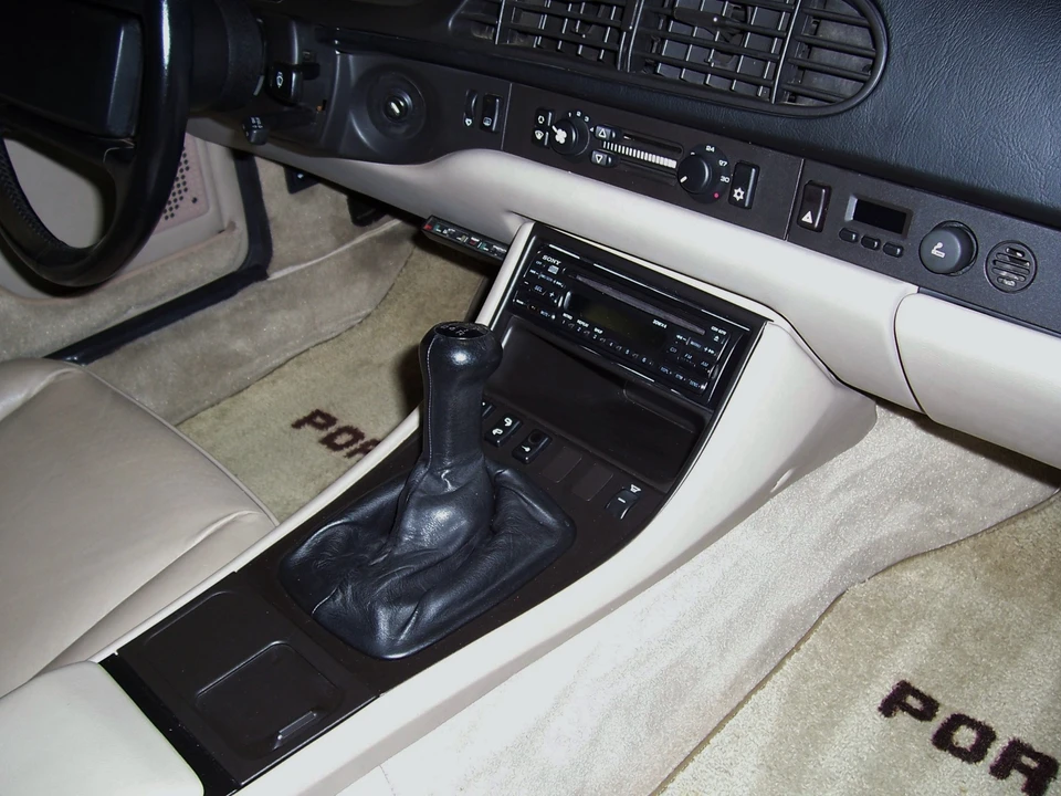 1986 Porsche 944 Turbo - Image 27 of 31