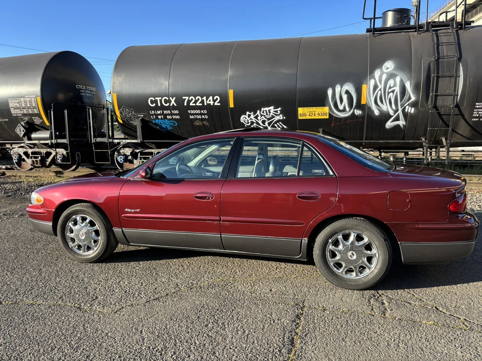 1998 Buick Regal - Image 2 of 31