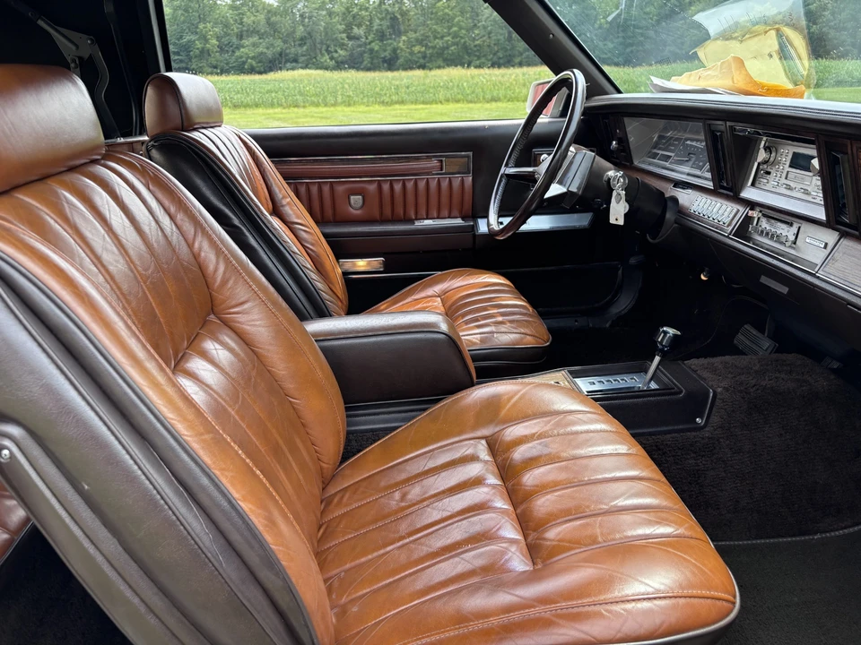 1983 Chrysler LeBaron - Image 30 of 31
