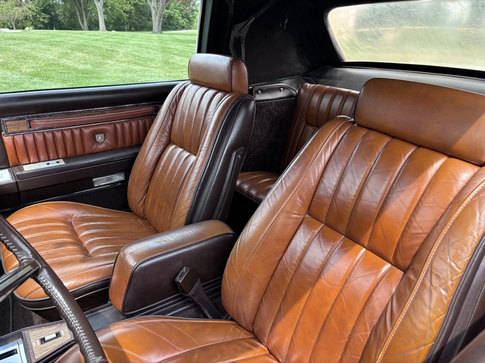 1983 Chrysler LeBaron - Image 27 of 31