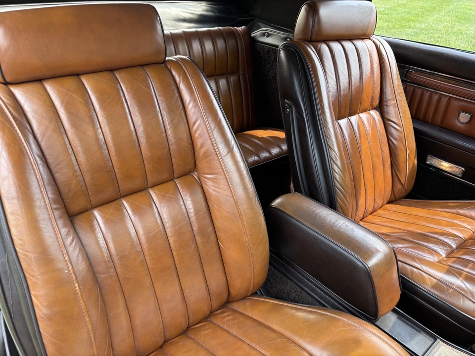 1983 Chrysler LeBaron - Image 29 of 31