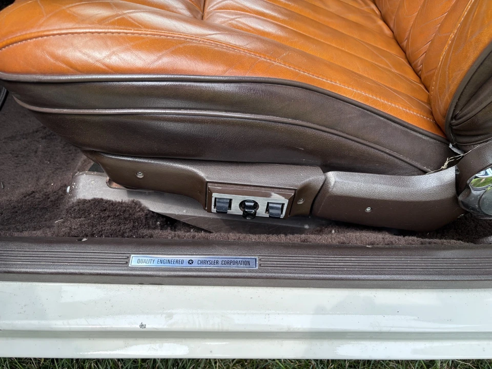 1983 Chrysler LeBaron - Image 26 of 31