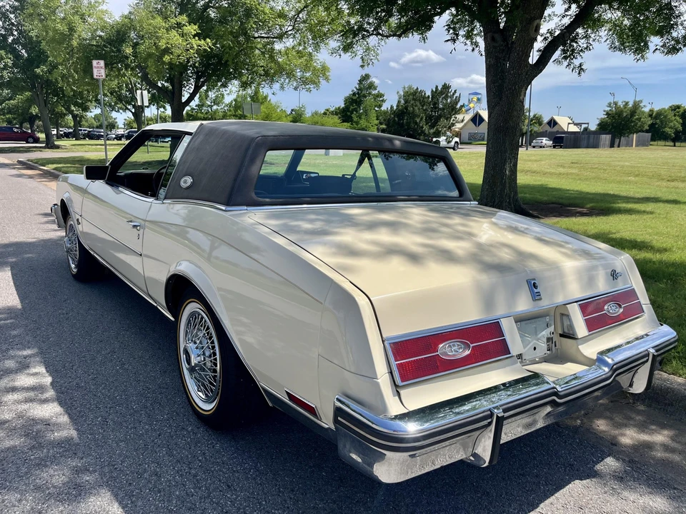 1984 Buick Riviera 4th-7th Gen - Image 11 of 31