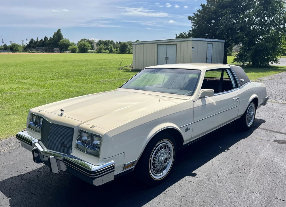 1984 Buick Riviera 4th-7th Gen - Image 3 of 31