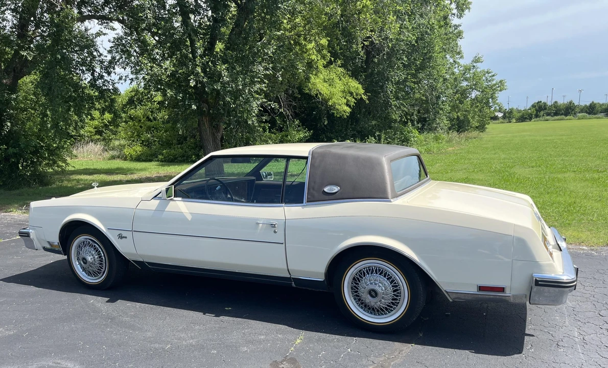 1984 Buick Riviera 4th-7th Gen - Image 7 of 31