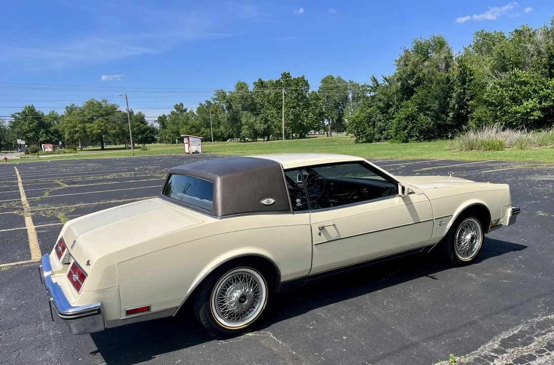 1984 Buick Riviera 4th-7th Gen - Image 15 of 31