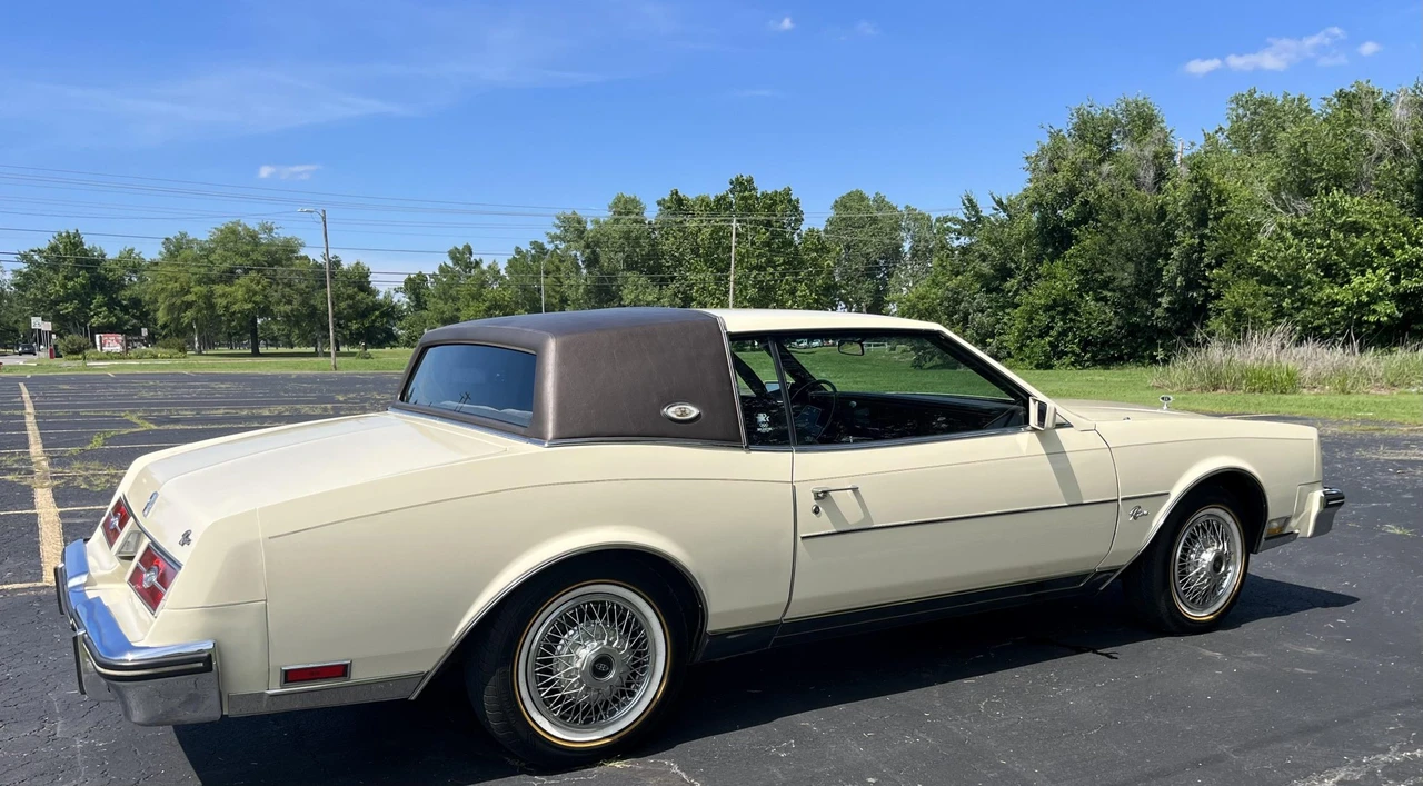 1984 Buick Riviera 4th-7th Gen - Image 16 of 31