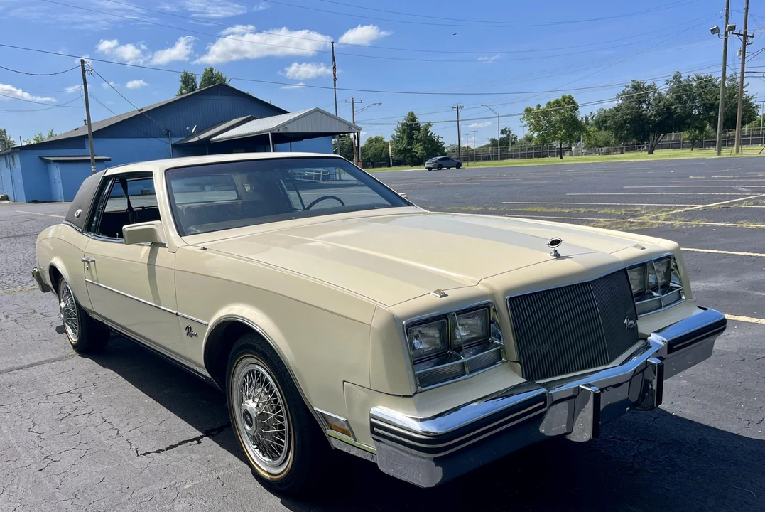 1984 Buick Riviera 4th-7th Gen - Image 20 of 31