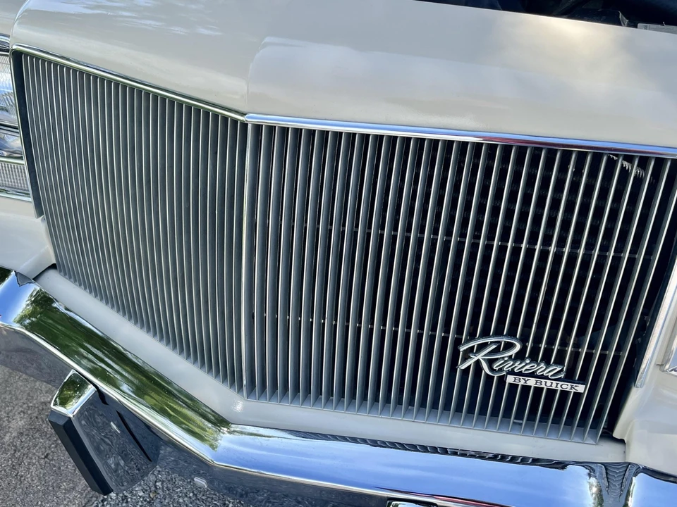1984 Buick Riviera 4th-7th Gen - Image 24 of 31
