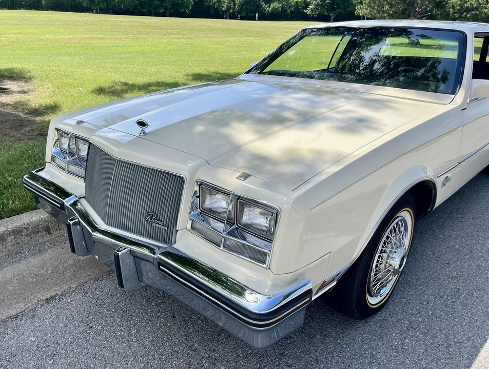 1984 Buick Riviera 4th-7th Gen - Image 22 of 31