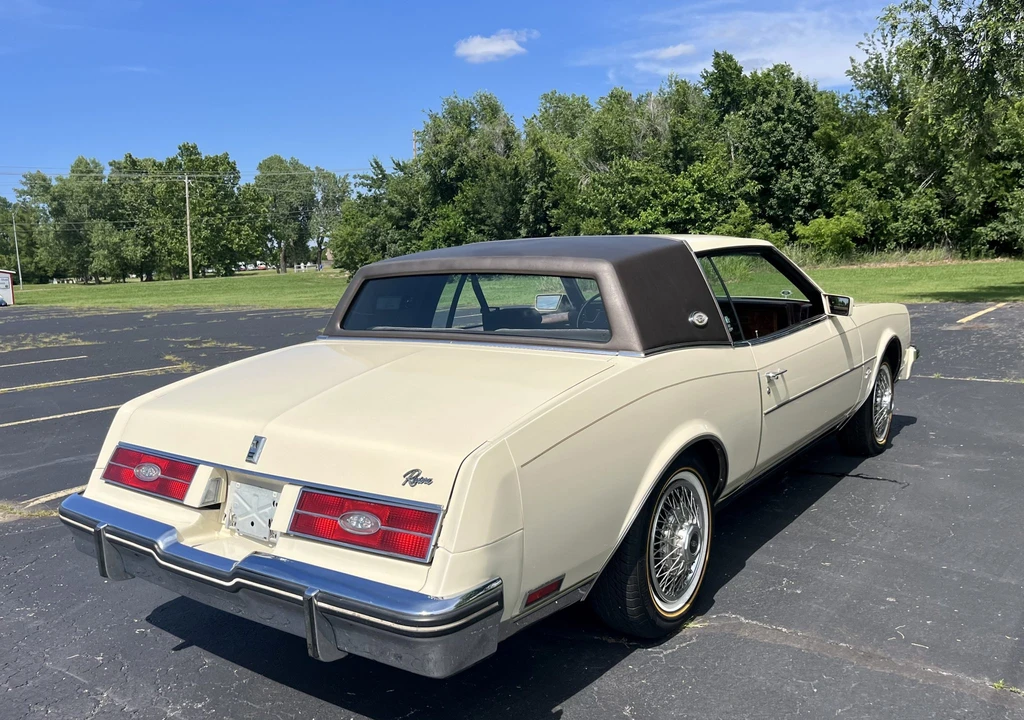 1984 Buick Riviera 4th-7th Gen - Image 12 of 31