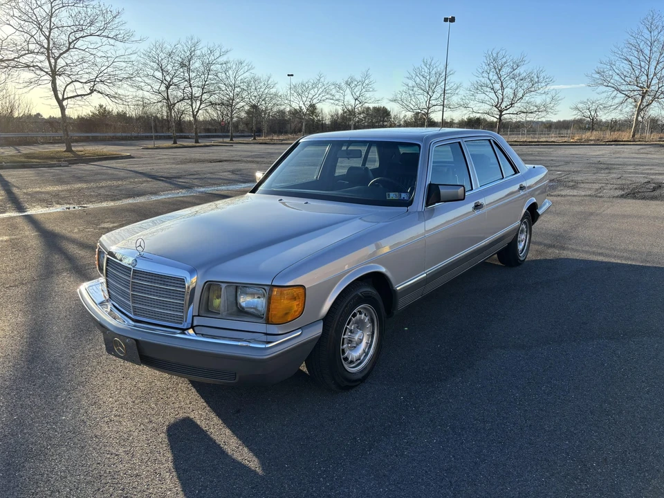 1985 Mercedes-Benz W126 S-Class Sedan - Image 3 of 31
