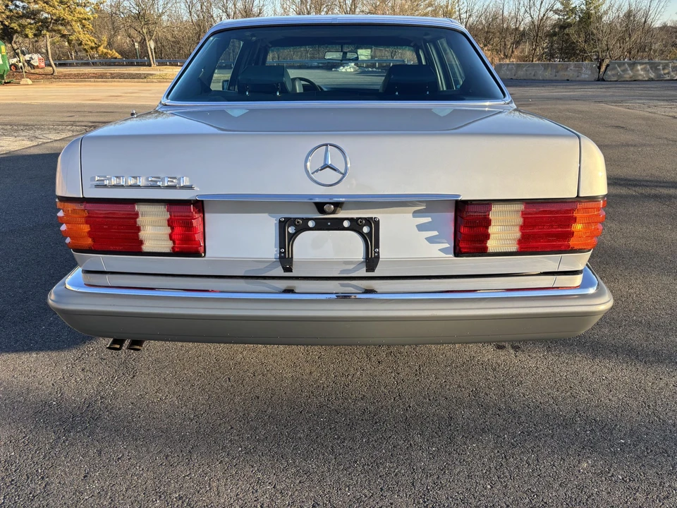 1985 Mercedes-Benz W126 S-Class Sedan - Image 9 of 31