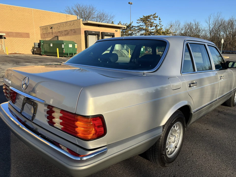 1985 Mercedes-Benz W126 S-Class Sedan - Image 31 of 31