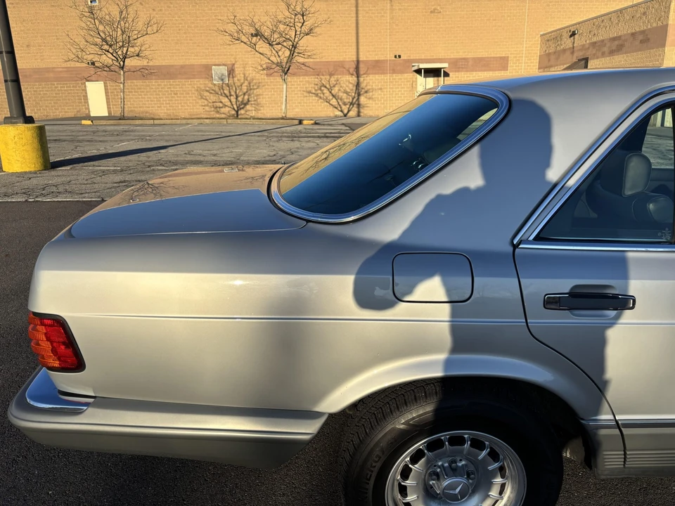 1985 Mercedes-Benz W126 S-Class Sedan - Image 29 of 31