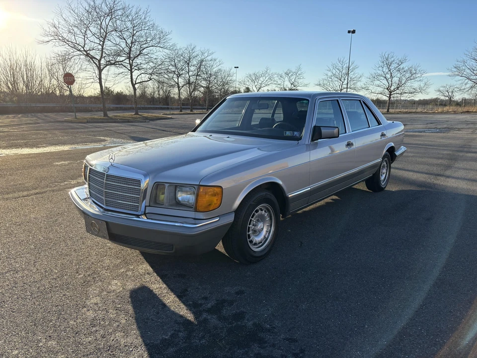 1985 Mercedes-Benz W126 S-Class Sedan - Image 2 of 31