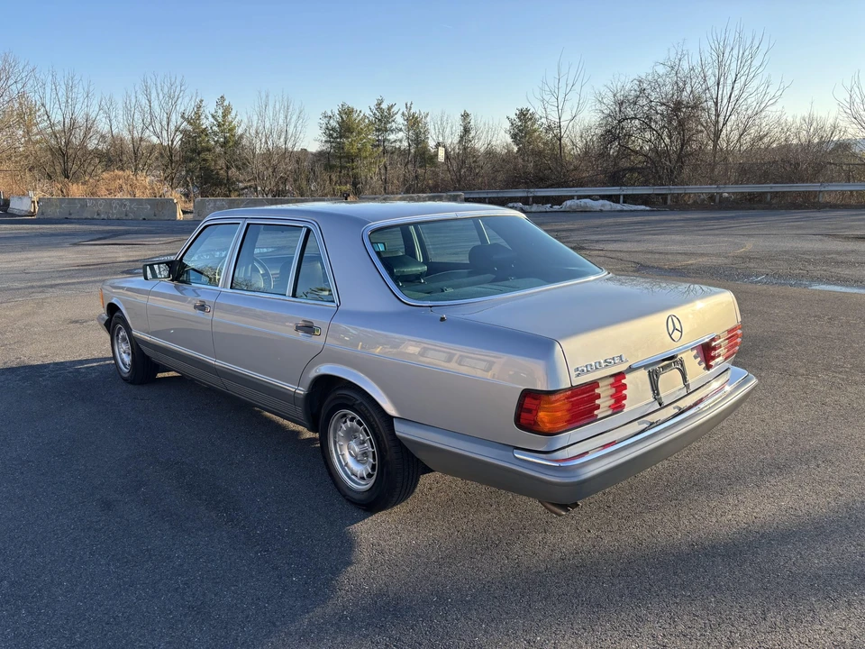 1985 Mercedes-Benz W126 S-Class Sedan - Image 10 of 31