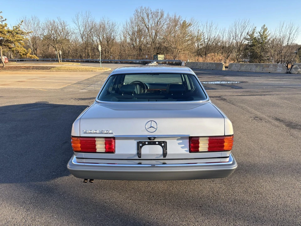 1985 Mercedes-Benz W126 S-Class Sedan - Image 8 of 31