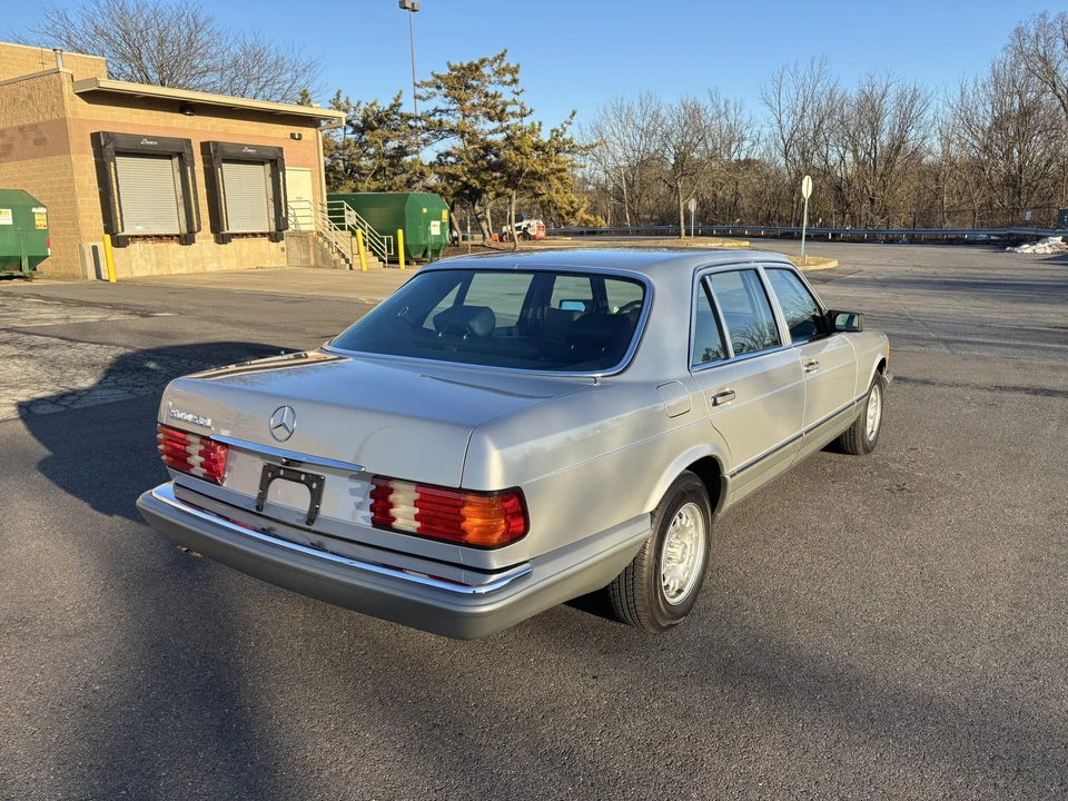 1985 Mercedes-Benz W126 S-Class Sedan - Image 7 of 31