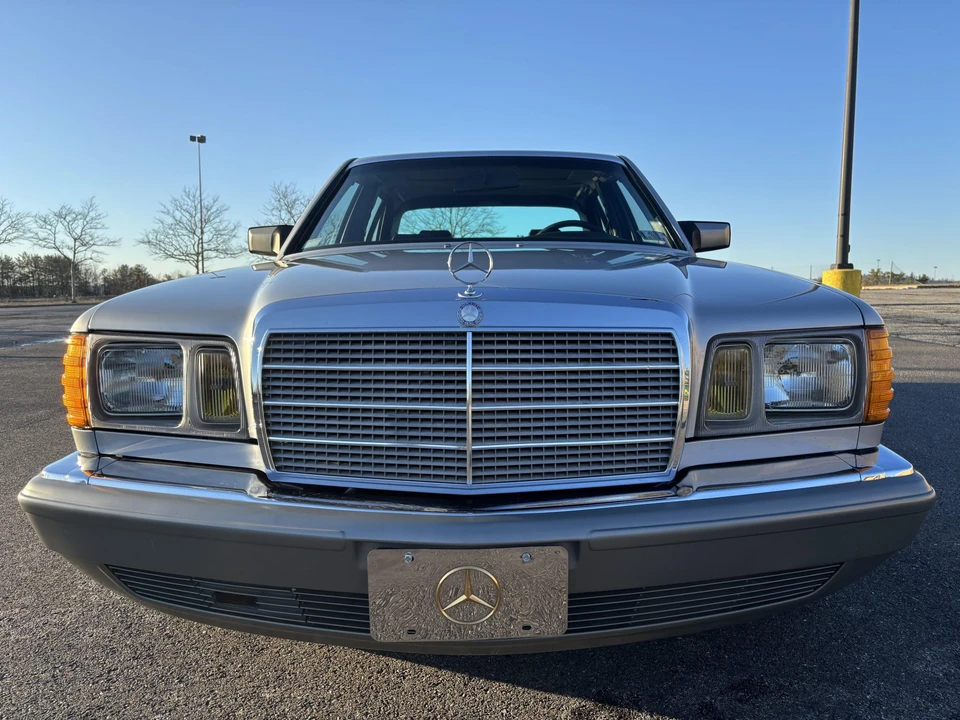 1985 Mercedes-Benz W126 S-Class Sedan - Image 5 of 31