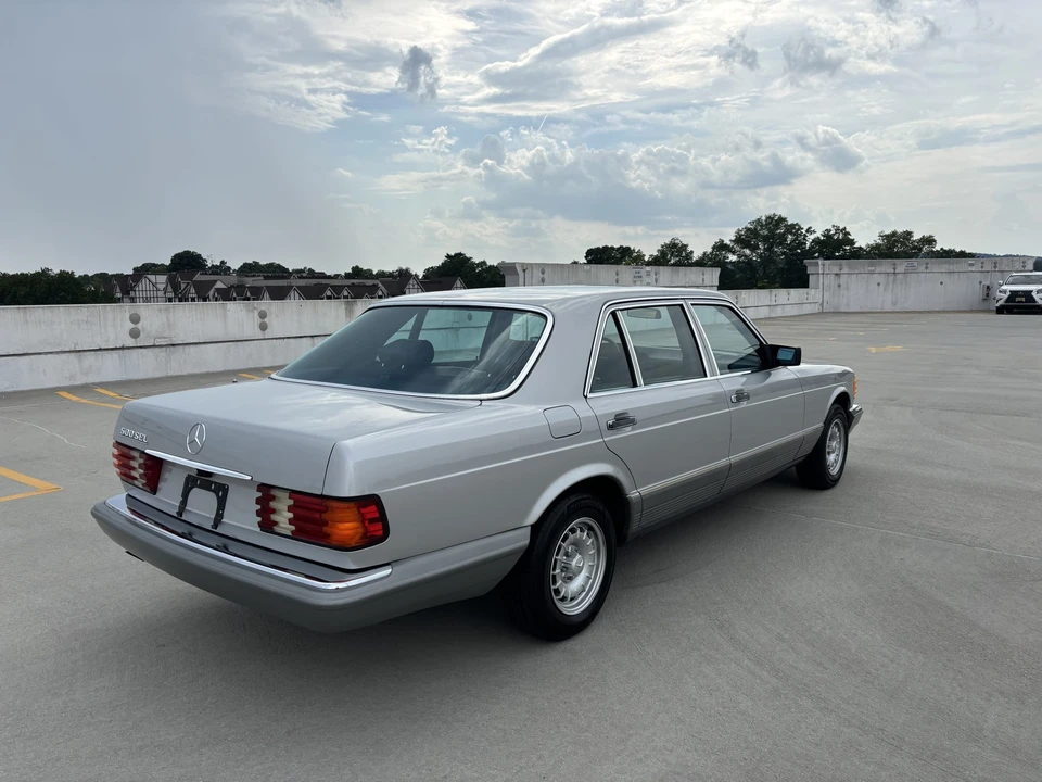 1985 Mercedes-Benz W126 S-Class Sedan - Image 16 of 31