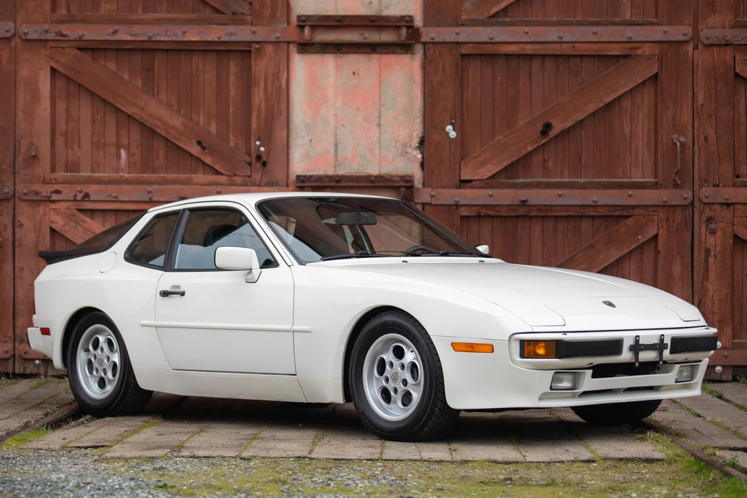 1986 Porsche 944 - Image 2 of 31