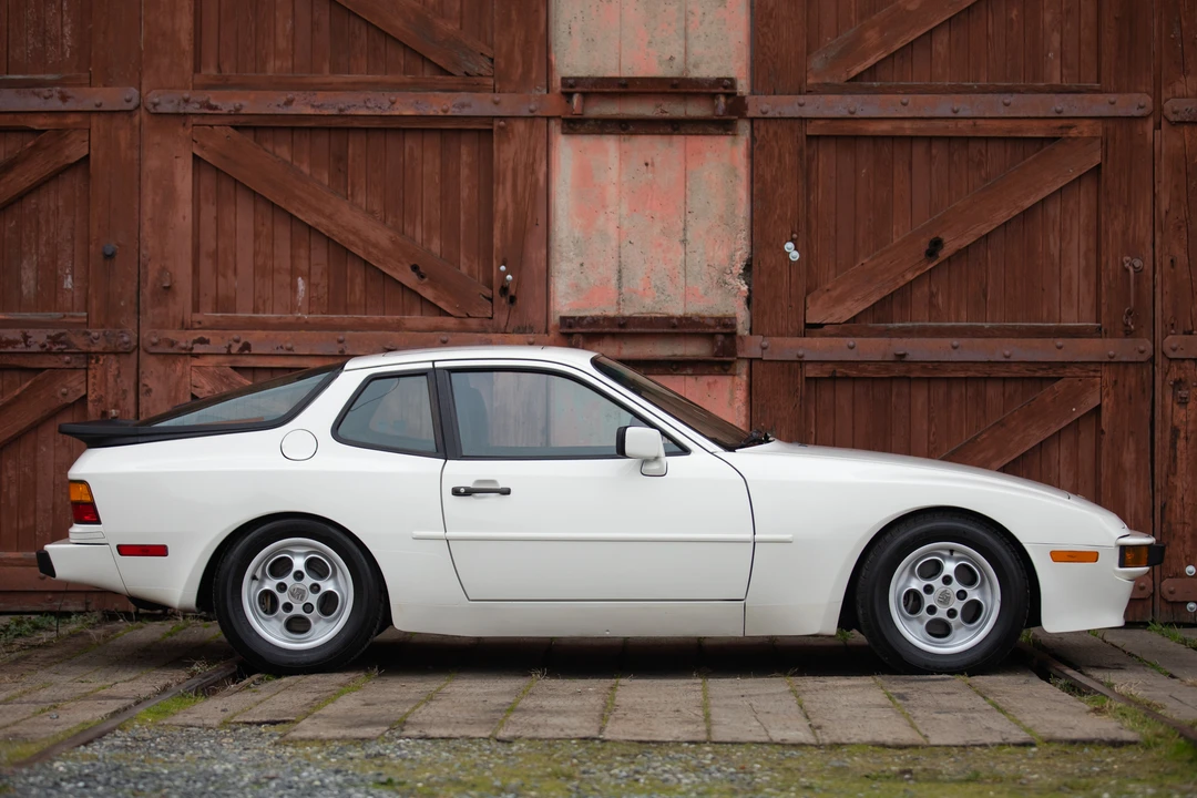 1986 Porsche 944 - Image 13 of 31
