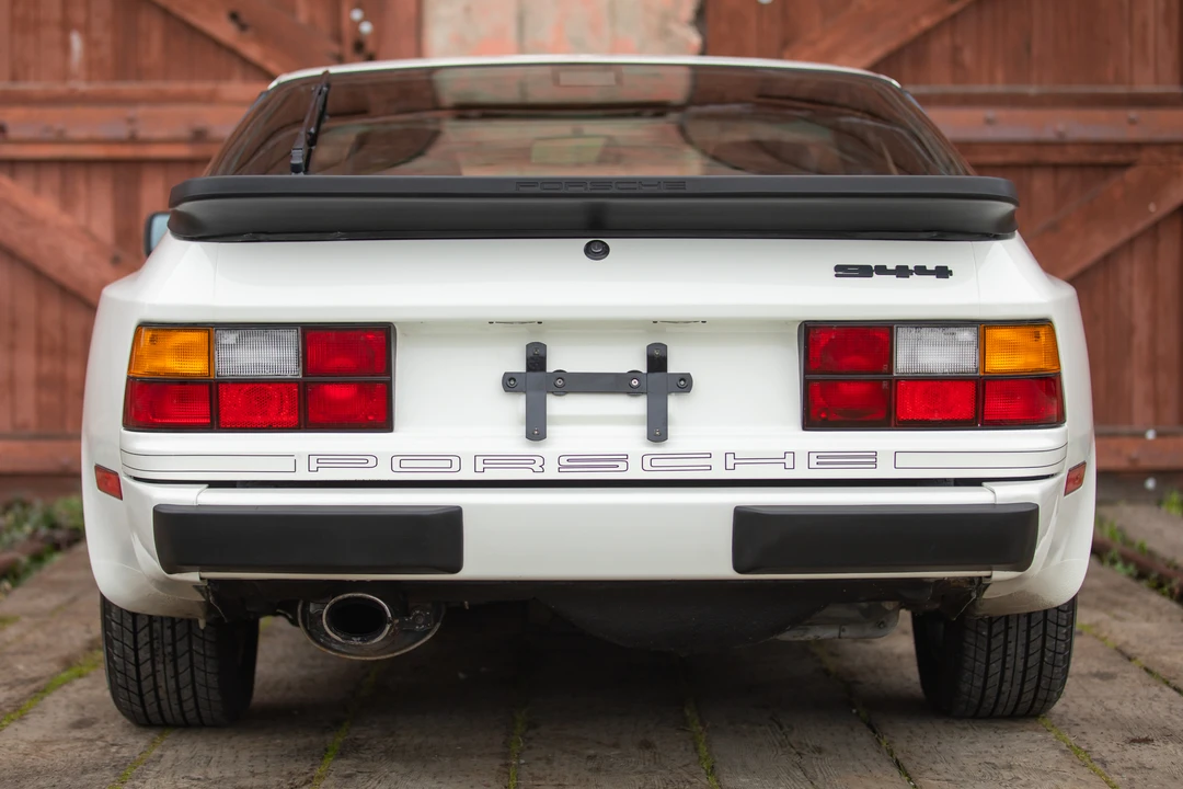 1986 Porsche 944 - Image 15 of 31