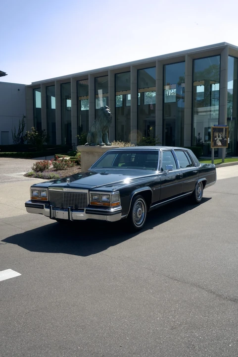 1987 Cadillac Brougham - Image 3 of 31