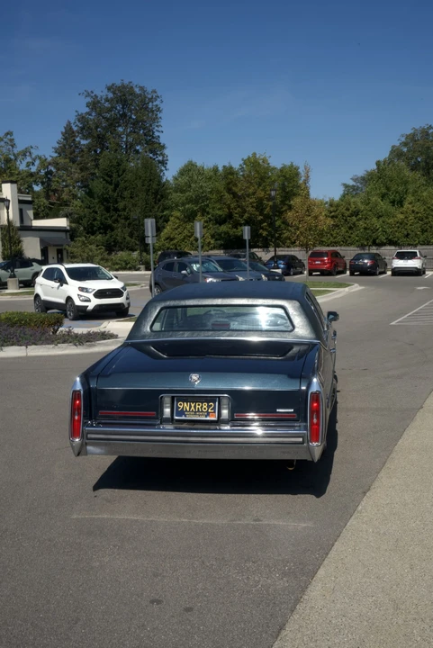 1987 Cadillac Brougham - Image 6 of 31