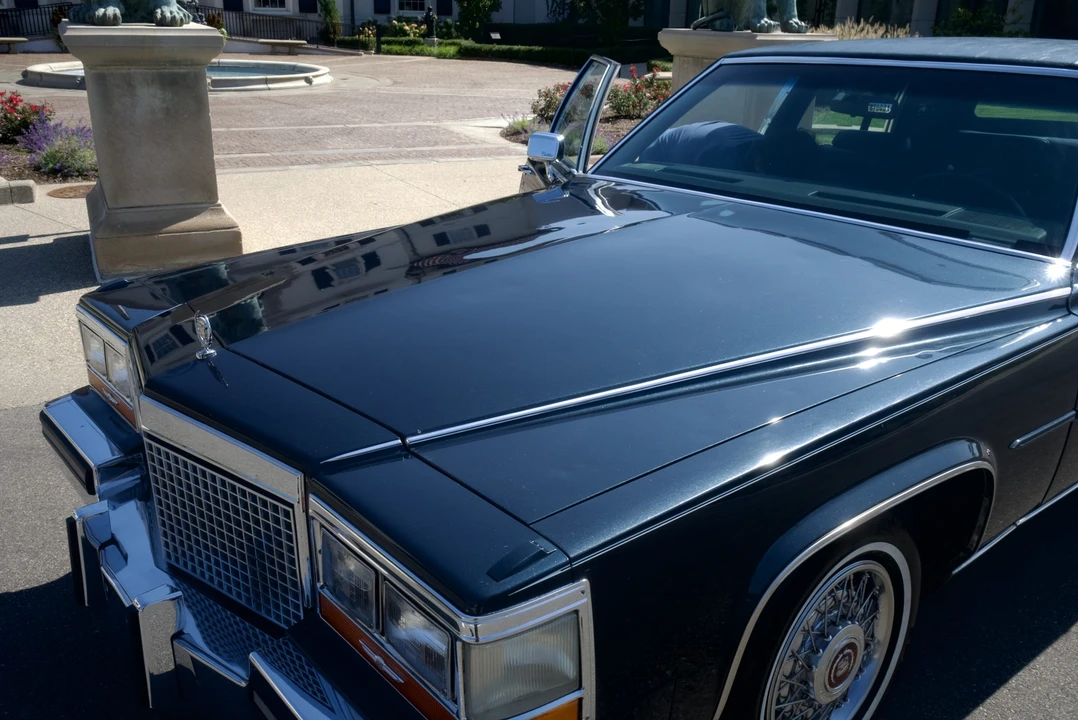 1987 Cadillac Brougham - Image 9 of 31