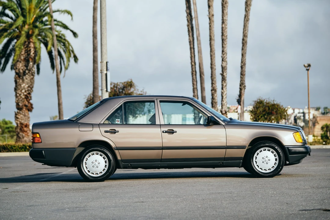 1987 Mercedes-Benz W124 E-Class - Image 17 of 31