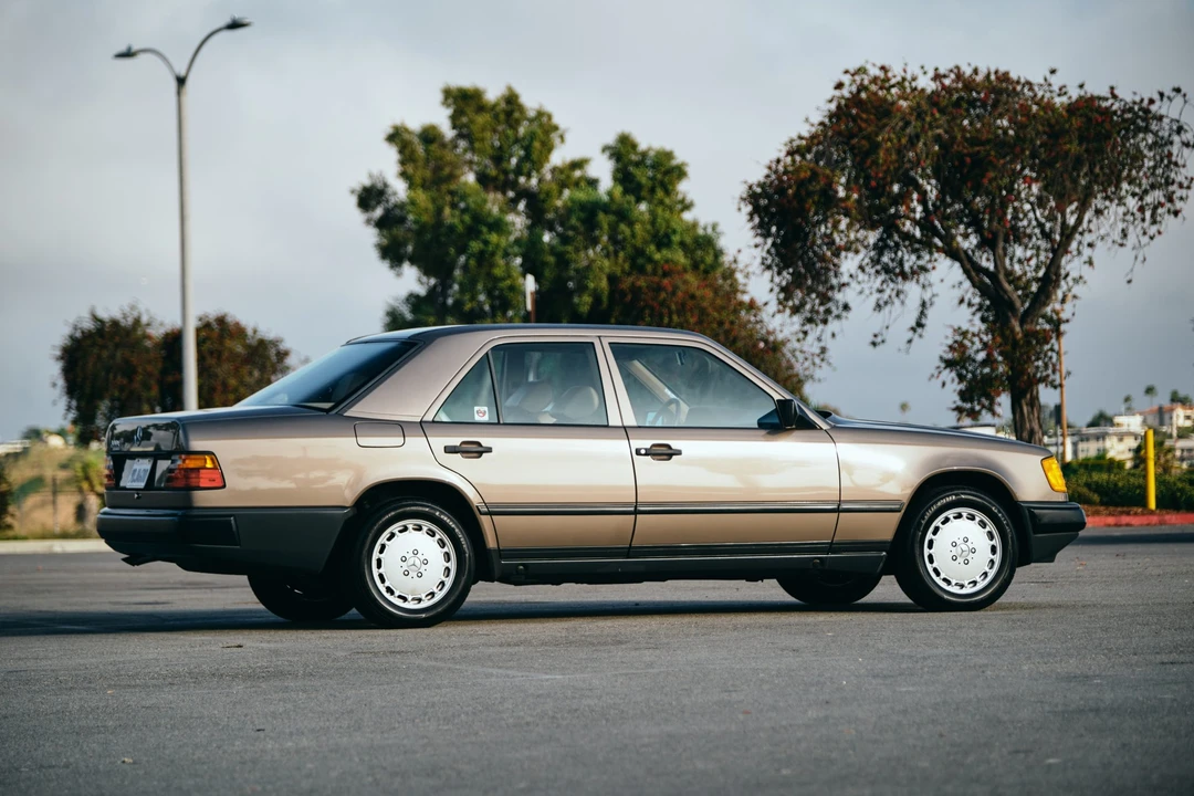 1987 Mercedes-Benz W124 E-Class - Image 16 of 31