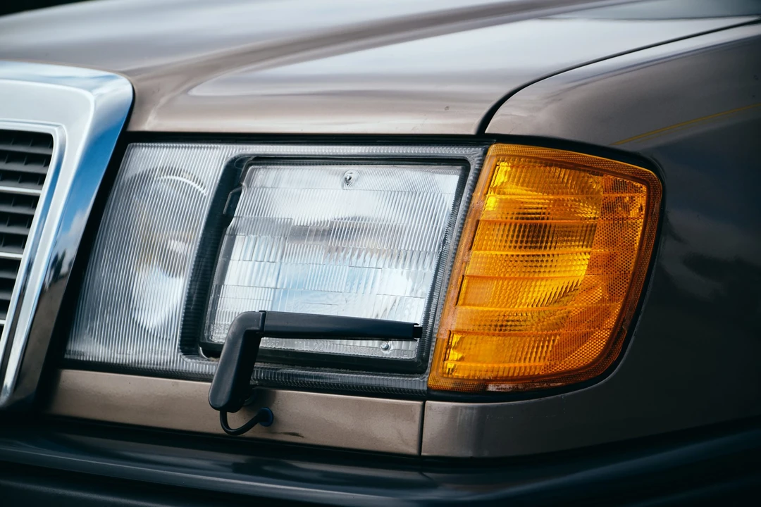 1987 Mercedes-Benz W124 E-Class - Image 31 of 31