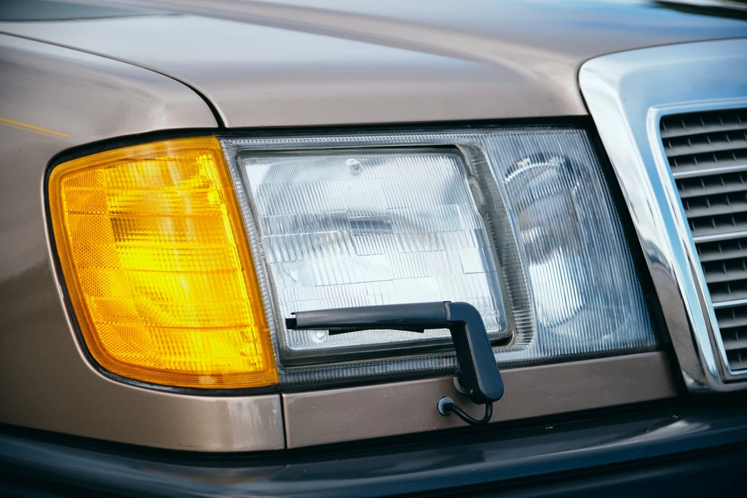 1987 Mercedes-Benz W124 E-Class - Image 30 of 31