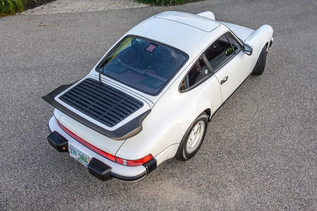 1988 Porsche 911 Carrera 3.2 - Image 16 of 31