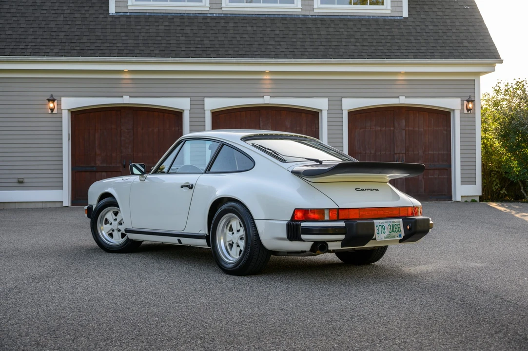1988 Porsche 911 Carrera 3.2 - Image 20 of 31