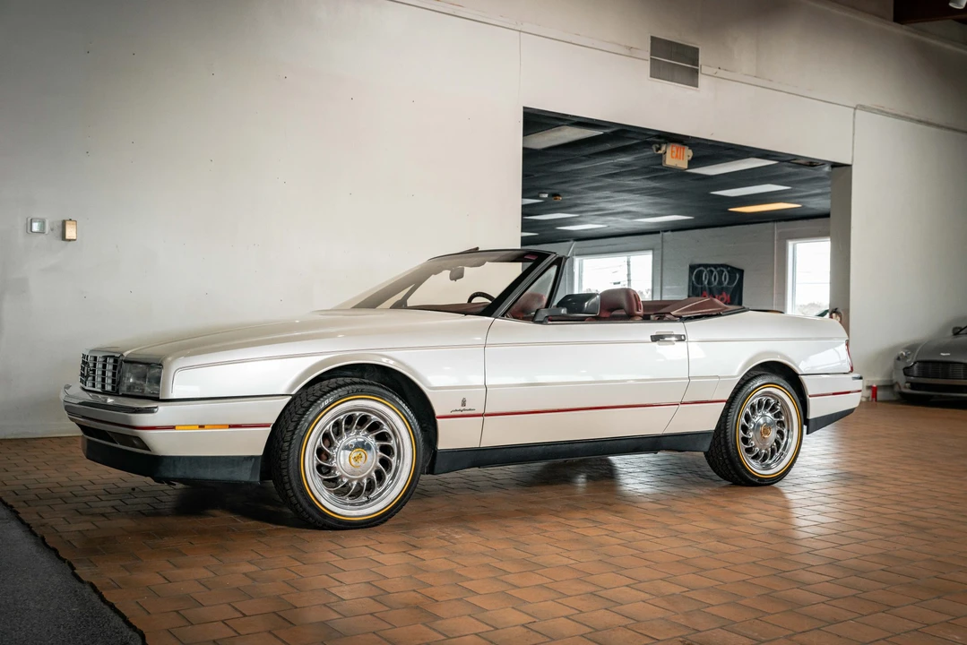 1989 Cadillac Allante - Image 3 of 31