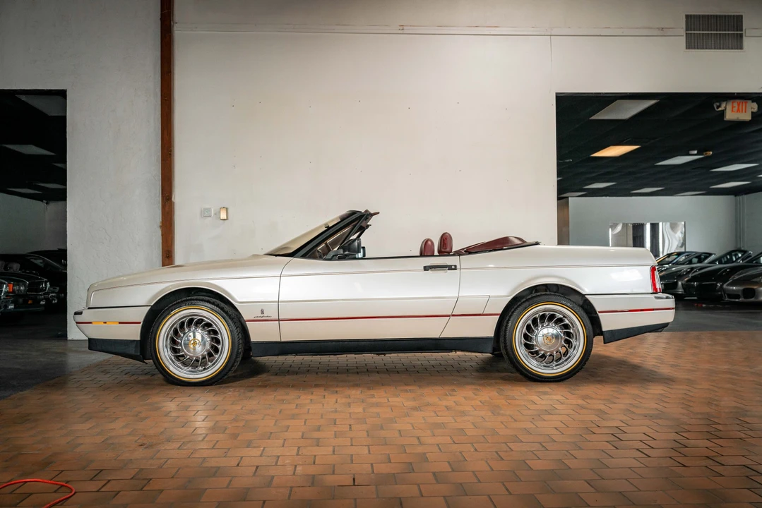 1989 Cadillac Allante - Image 7 of 31