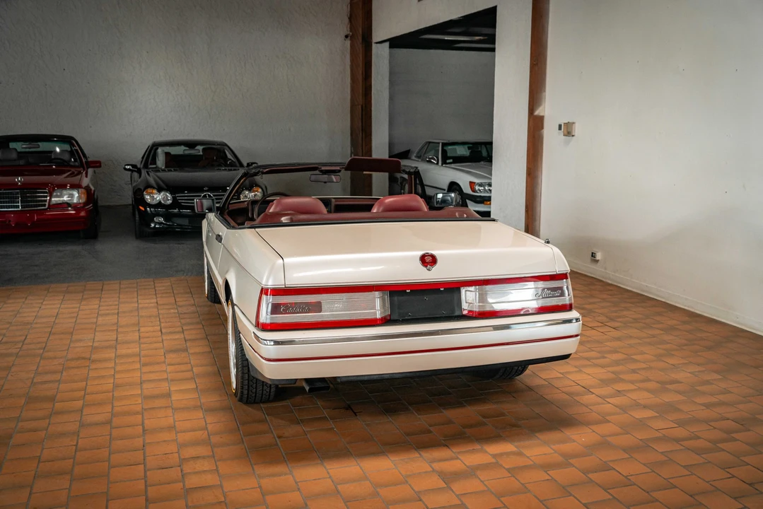 1989 Cadillac Allante - Image 14 of 31