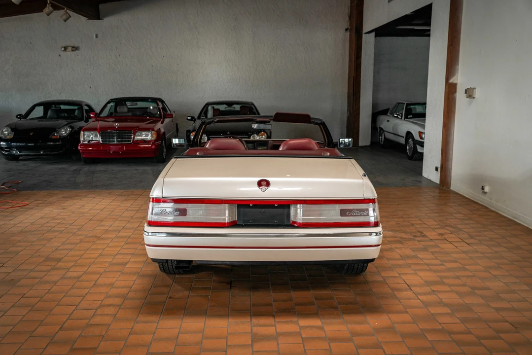 1989 Cadillac Allante - Image 17 of 31