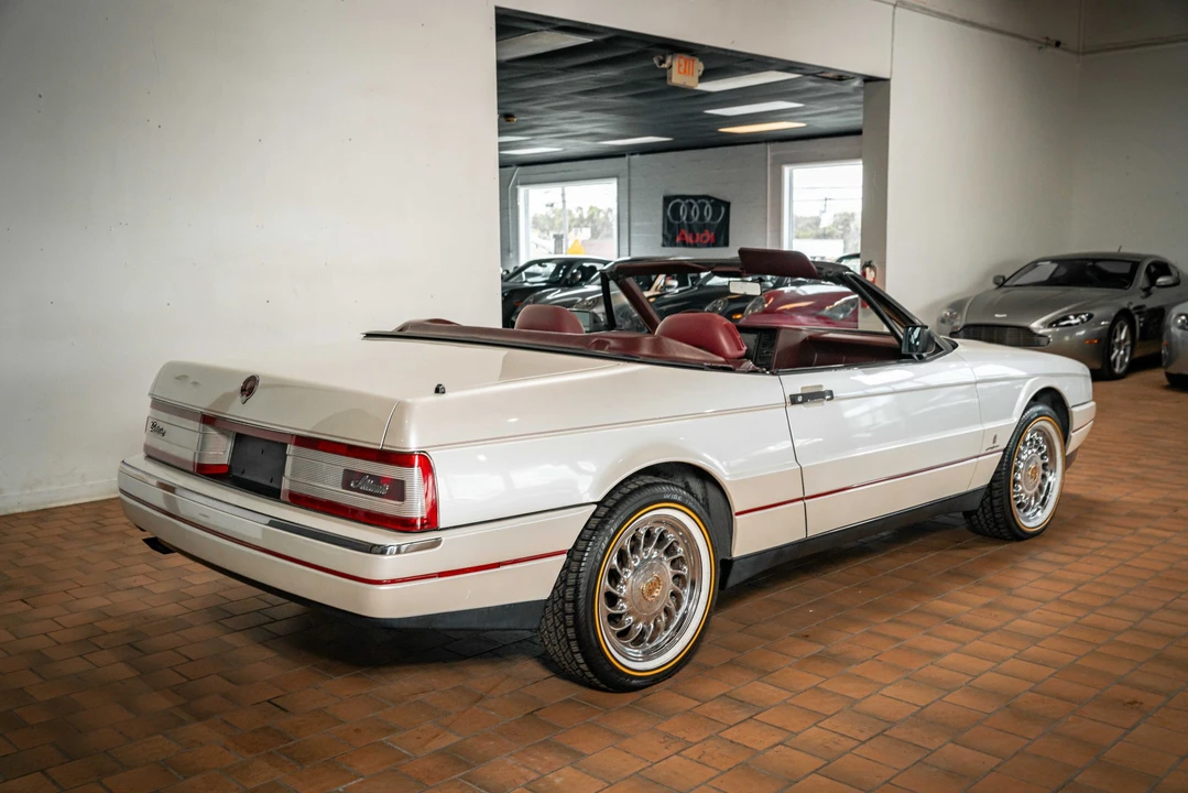 1989 Cadillac Allante - Image 19 of 31