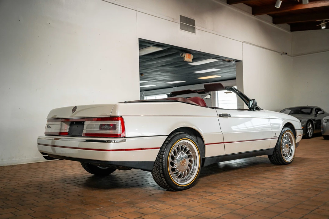 1989 Cadillac Allante - Image 18 of 31
