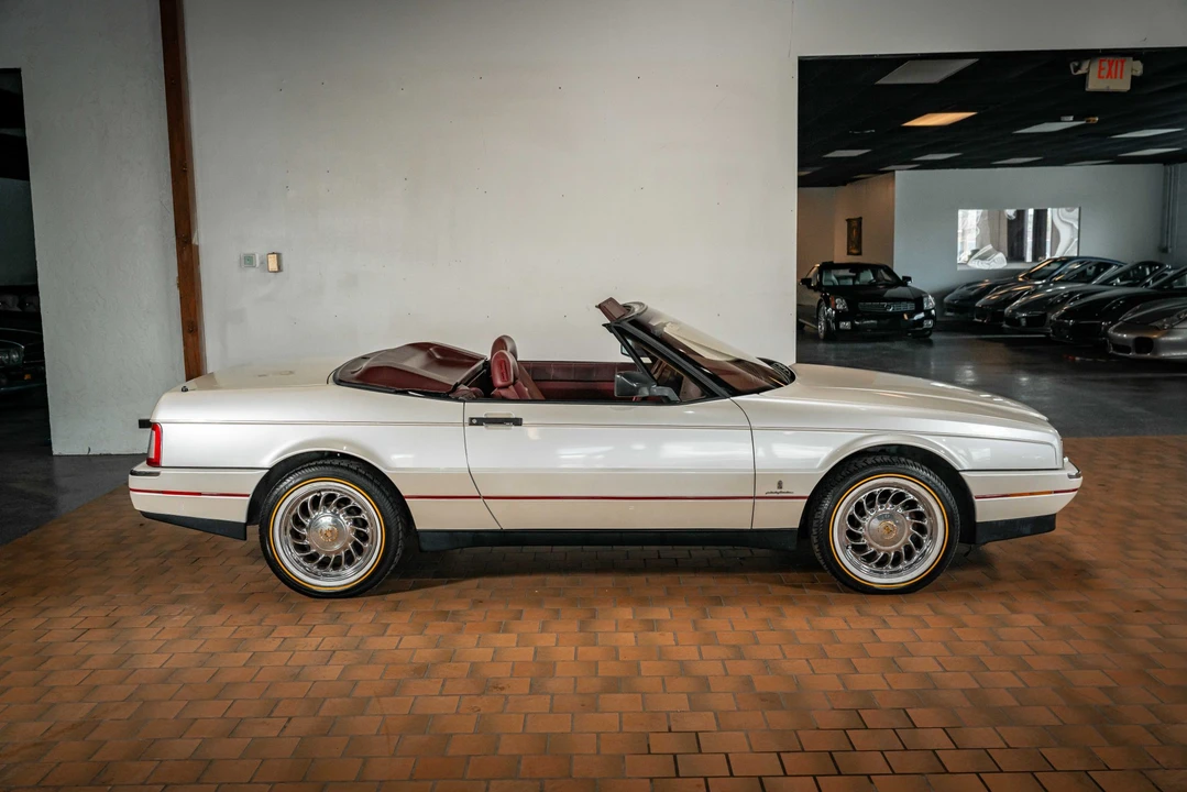 1989 Cadillac Allante - Image 23 of 31